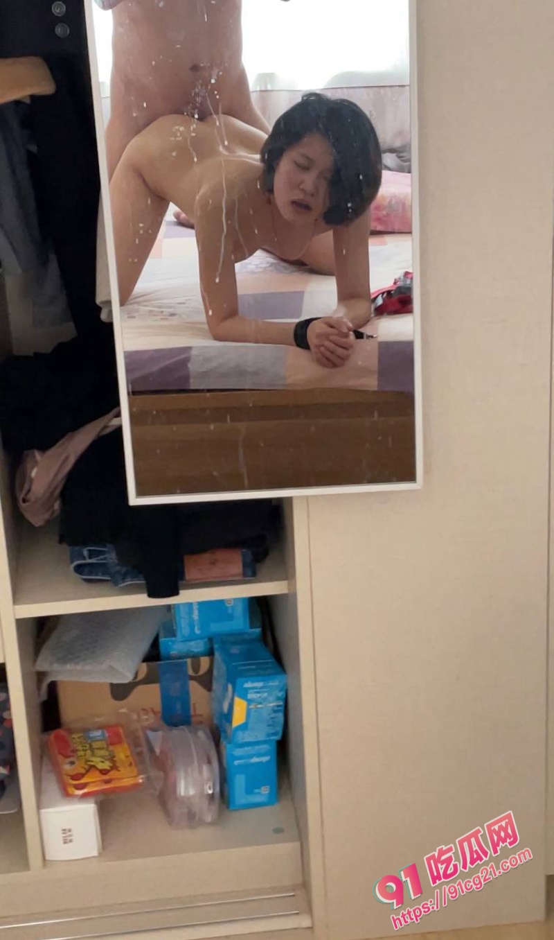 执子之手 绿你到老！山东济南少妇约炮友婚房做爱 被操的样子真销魂！ 配图9