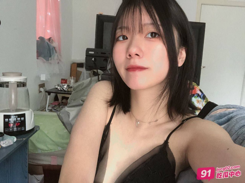 陕西大三学生陈少君约炮 被网友对镜后入疯狂打桩～ 配图2