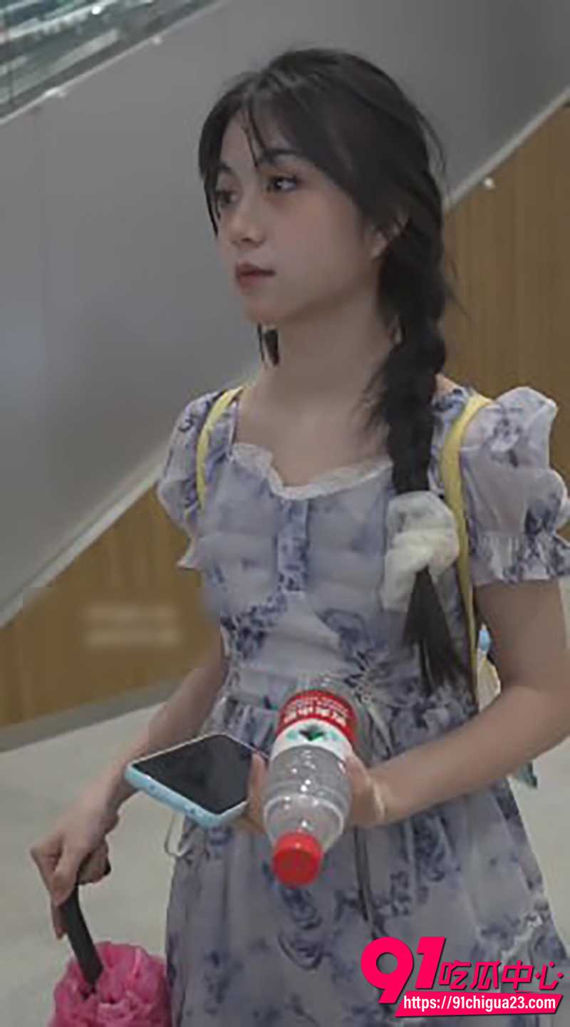 街拍抄底清纯小姐 2 街拍抄底清纯小姐 2