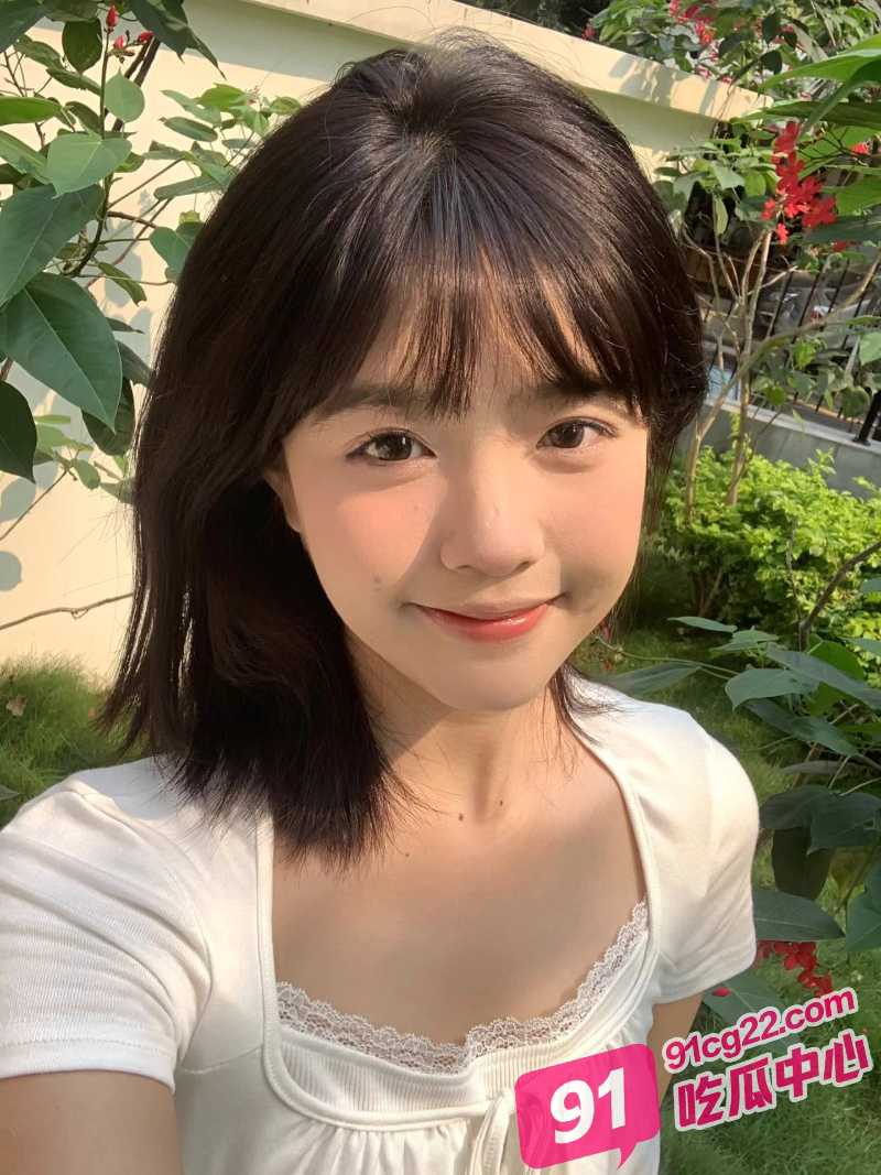 上海美女研究生闺房私密泄漏 和外籍男友居家性爱 外表女神床上淫荡！
