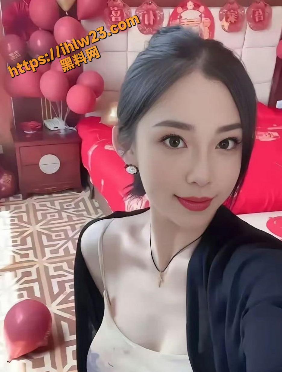 料友自述 我给发小当伴郎 在KTV我却把比新娘还美的伴娘强吻强上了 她竟然没有一点抗拒！ 配图