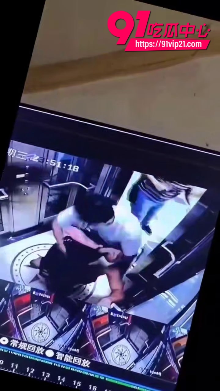 男健身房教练被群殴3 男健身房教练被群殴3