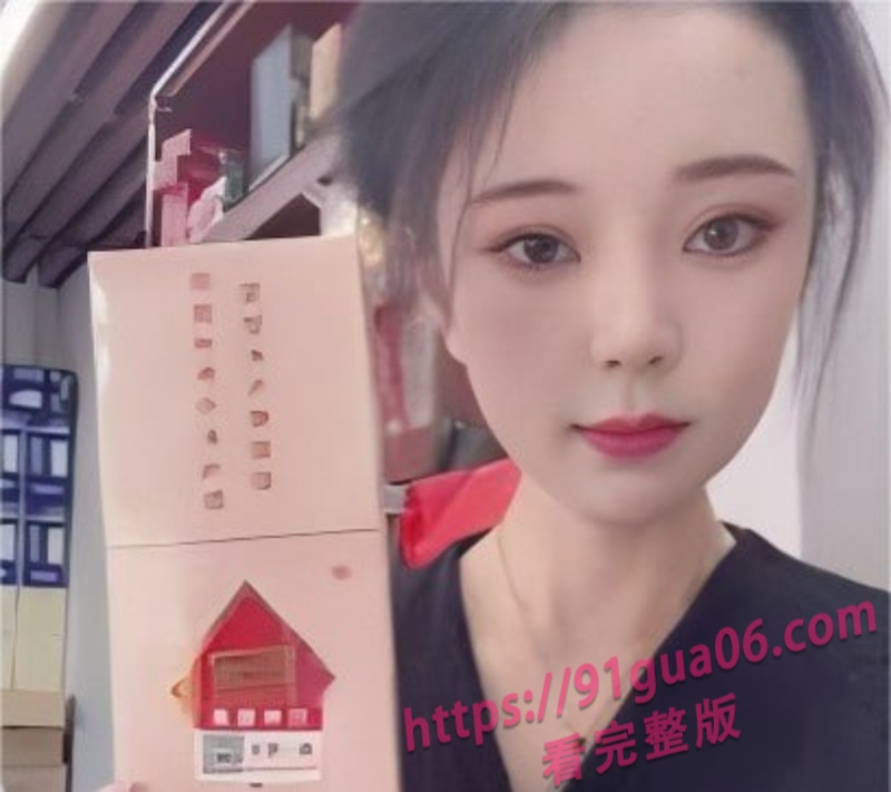 抖音网红Alina网上卖弄风骚 掰穴揉胸极致诱惑~ 配图2