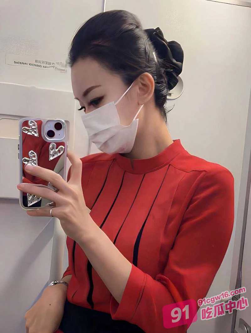 川航空姐周娅菲～刚下飞机就得去接受司长的制裁 “司长 我还是个处呢” 配图3