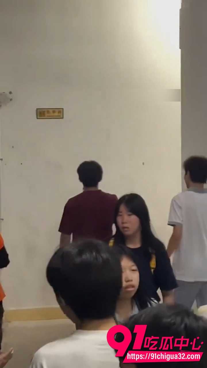 梅州职院18岁女生厕所生双胞胎2
