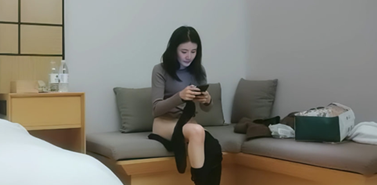 利哥探花神级续集 少妇昨晚被干瘫软 次日还敢来 只好爆菊安排!
