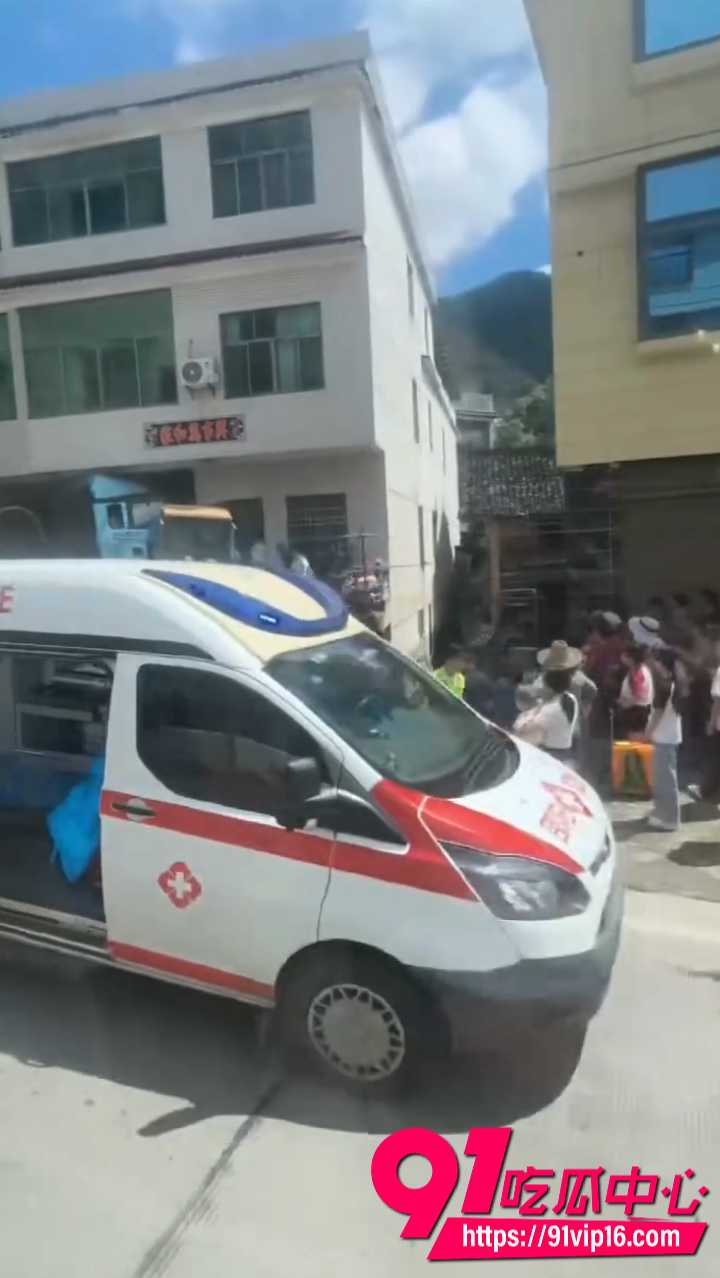 湖南邵阳市新邵县发生严重交通事故3
