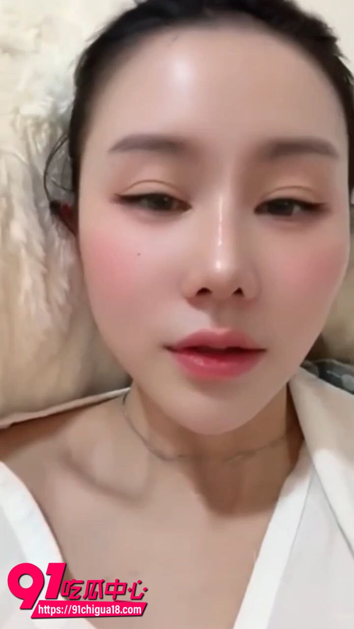 推特汐梦瑶定制纯享版福利 巨乳眼镜娘帮吃了伟哥的男友足交榨精