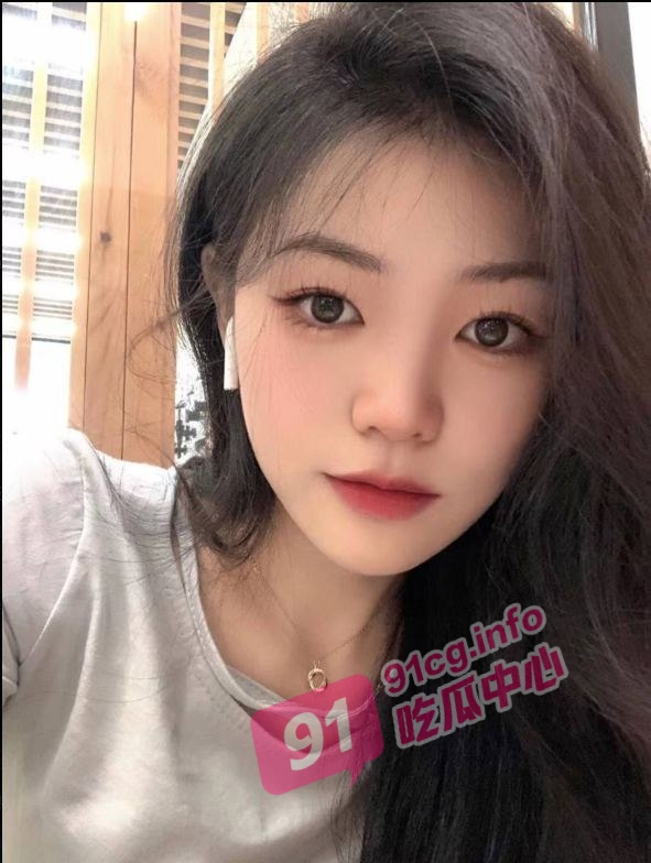 瓜友投稿白领女同事～勾搭两天顺利拿下 口爆内射已成必修课 “现在女人裤腰带这么松吗”
