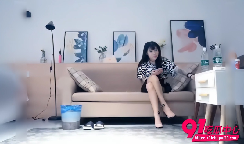 千人斩探花约炮胸前纹身黑长直妹子 床上狂干浪叫不停 妹子不停求饶！
