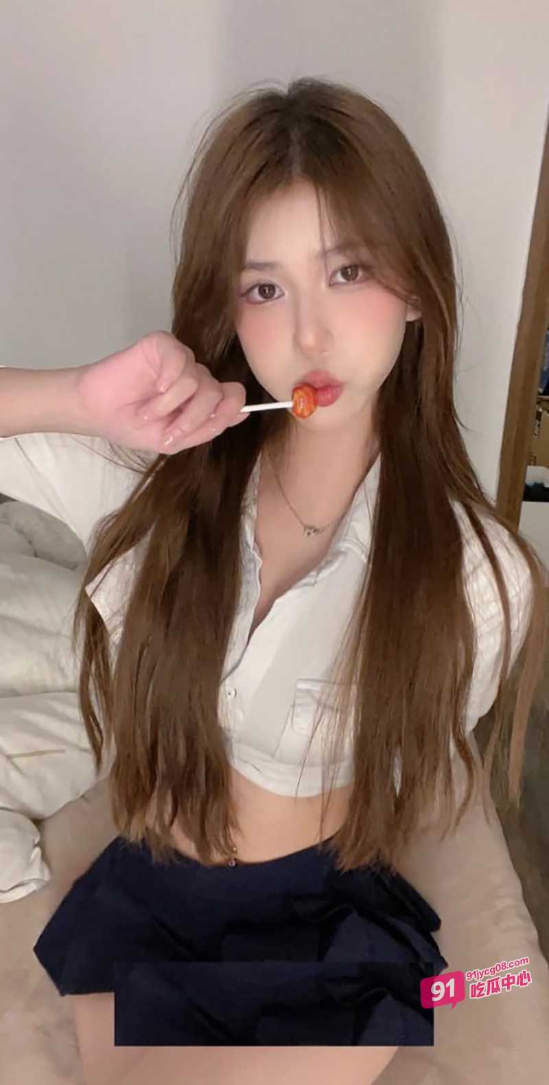 抖音网红宥子私拍泄漏 白玉酥胸令人心神颤抖 人称抖音天花板 ！ 配图2