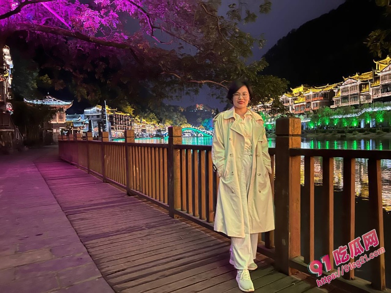 执子之手 绿你到老！山东济南少妇约炮友婚房做爱 被操的样子真销魂！ 配图4