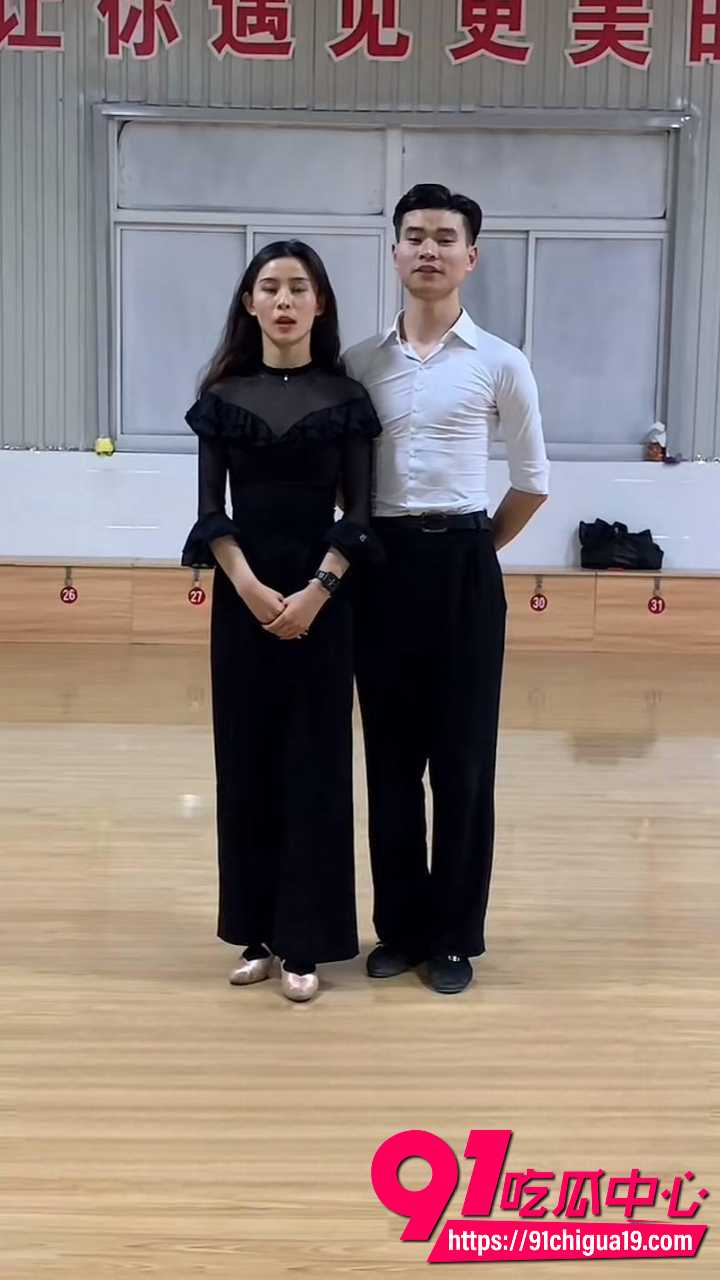 新婚少妇孙淼迷晕老公后跟债主当面开干2