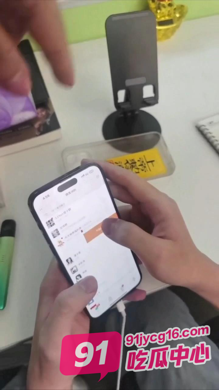 长得帅真能当饭吃啊 小伙一次聊7个富婆包养！ 配图
