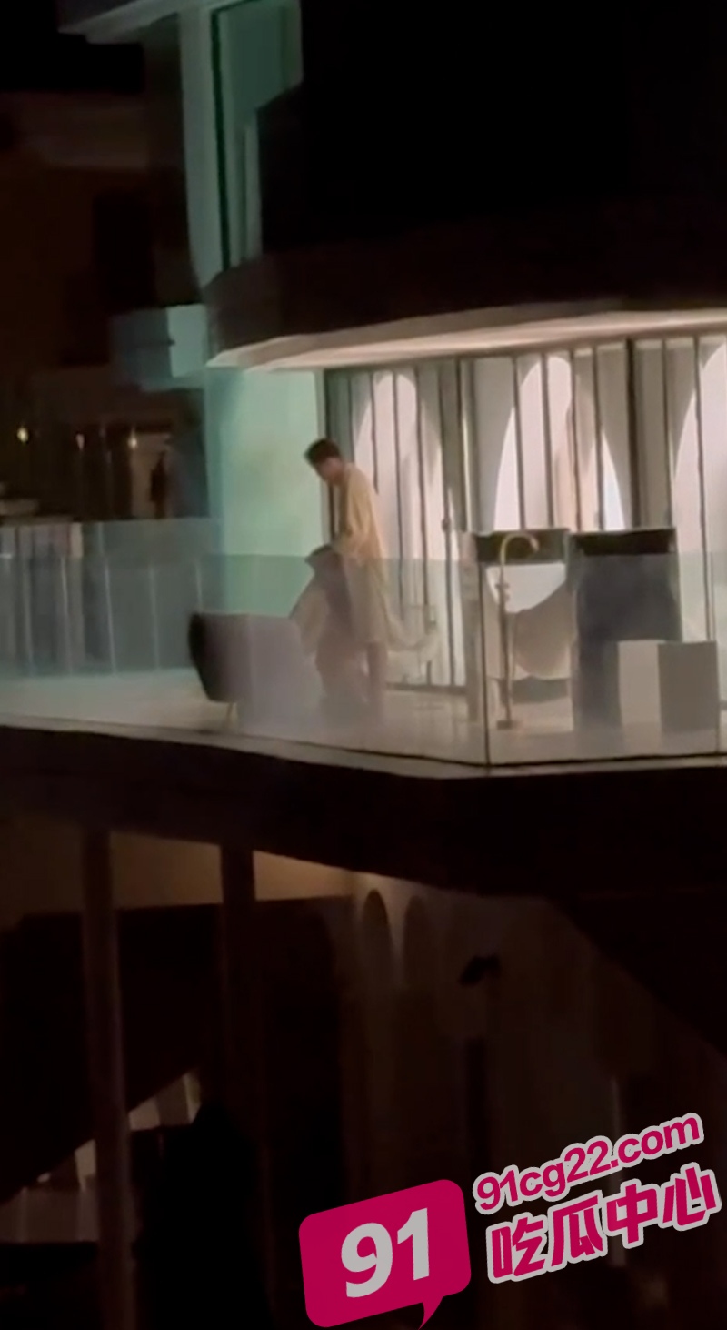 2_W_800px.jpg