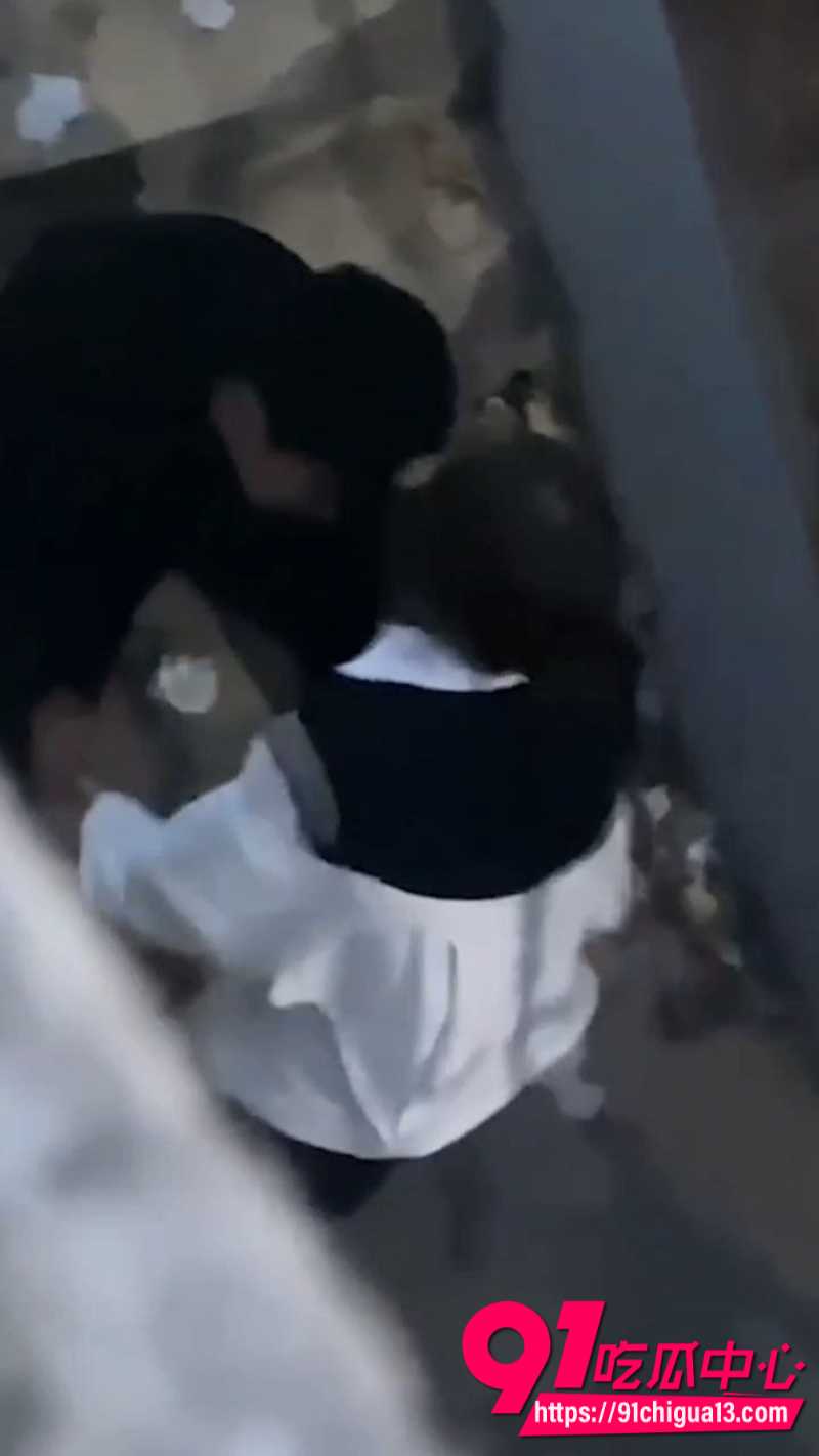 青岛海洋技师学院眼镜婊女大学生跟男友野战2 青岛海洋技师学院眼镜婊女大学生跟男友野战2