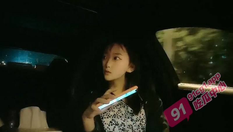 租豪车钓拜金女  漂亮小姐姐豪车上好开心 酒店开房激情啪啪 小骚货花样多啥都懂
