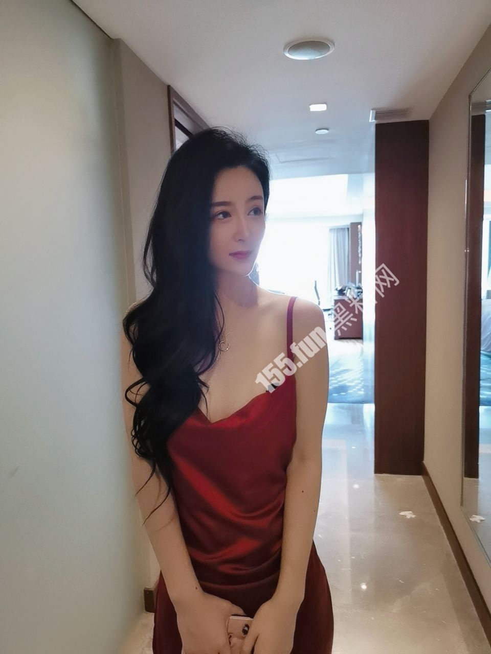 高颜值S级身材拜金女 很像一个网红就是没有印象来看看知道是谁不