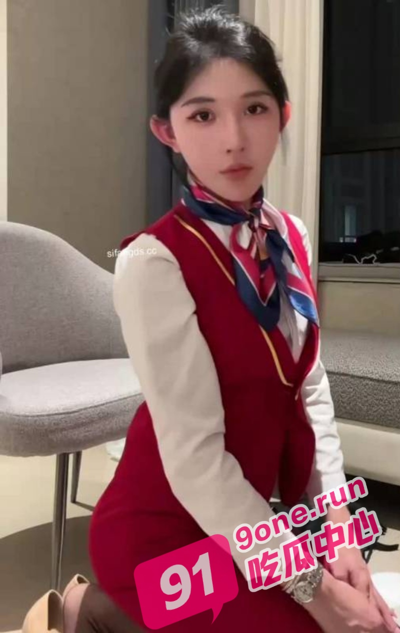 极品美女空姐服爆操肌肉男 男友呻吟才发现人妖 angelic面孔下TS真相
