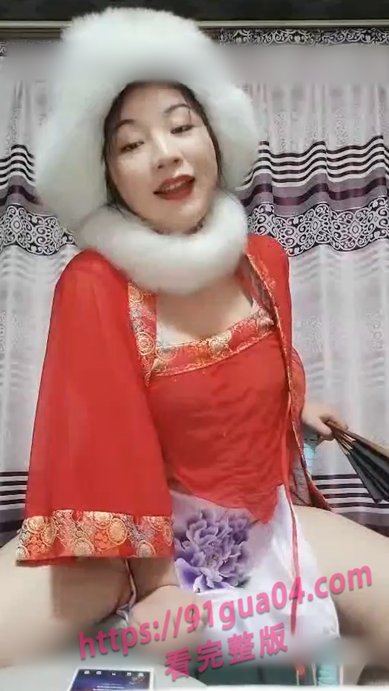 女主播小奶猫COS妖精 唐僧来了怕是都过不了她这关～ 配图3