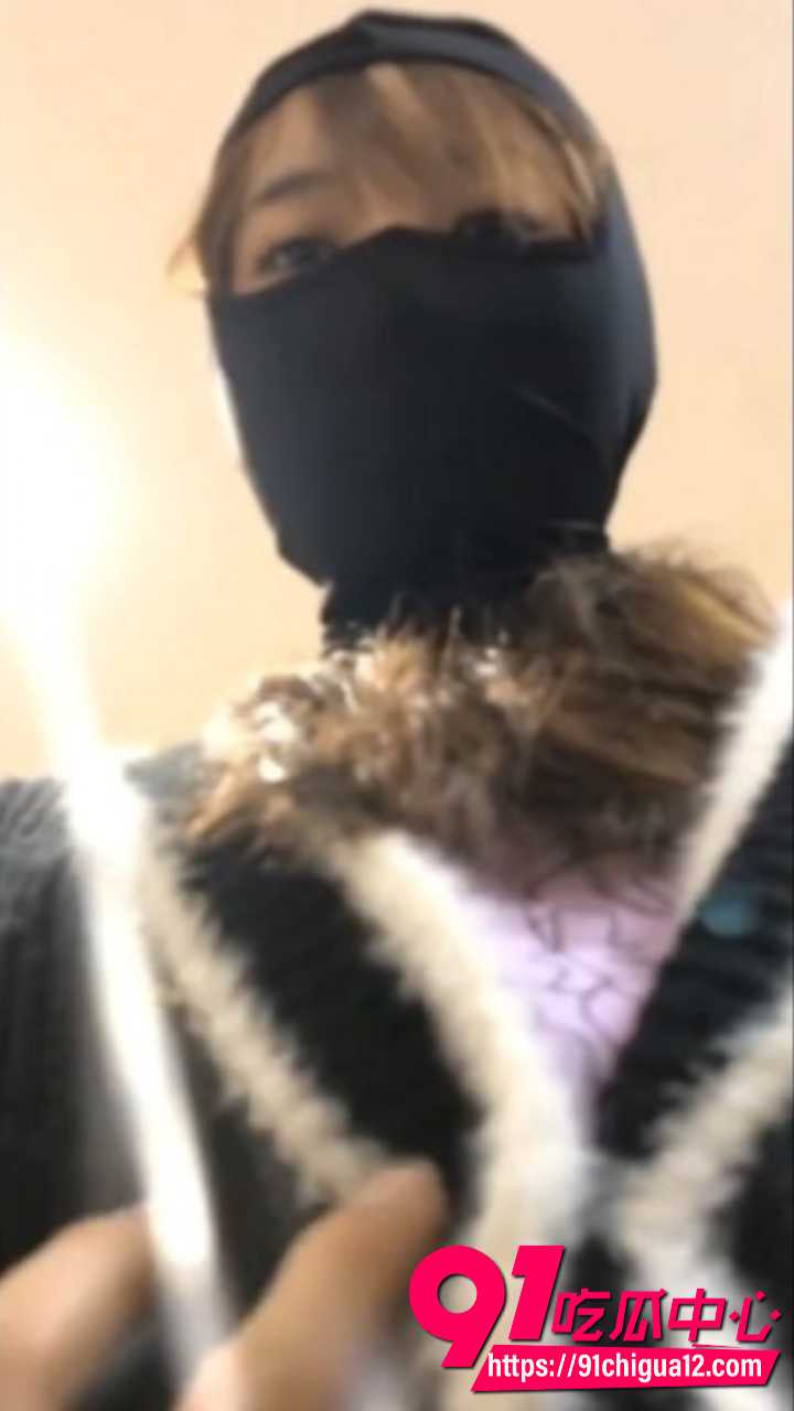 美院拜金美女露脸沦陷 黑丝口交舔蛋户外野战商场换衣间狂干喷汁