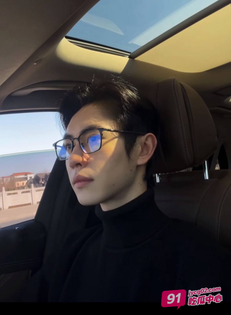 抖音男网红Amant骗炮被曝 超美女主被玩半年等来的是不想恋爱～ 配图24