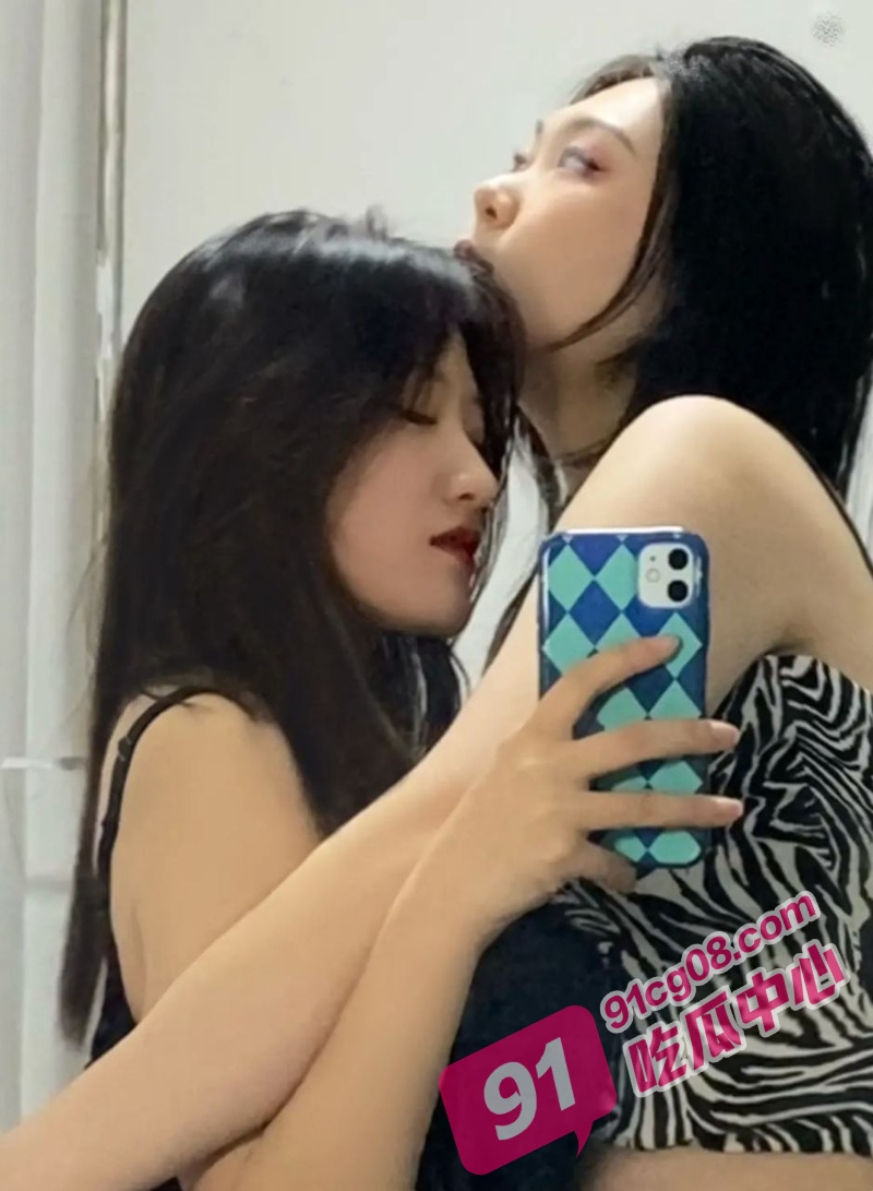 女子在列车上遭小孩偷拍后续 交涉后遭孩子家长嘲讽 这个世界病了吗