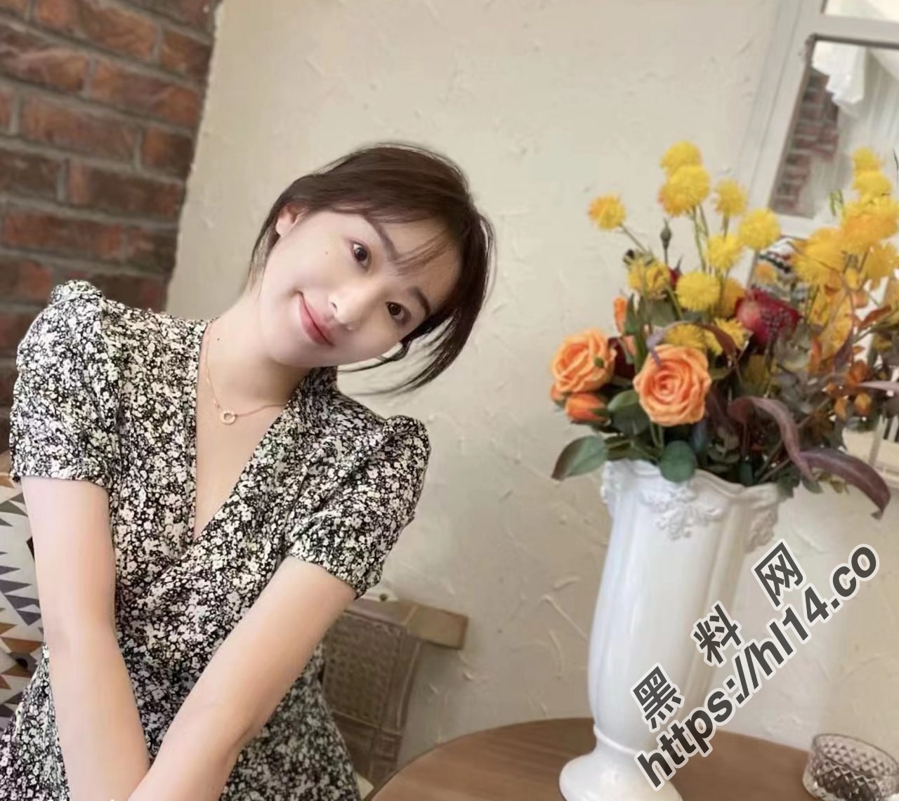 上海美女与男友旅拍流出！颜值身材非常爆表！口交后入更是一绝！