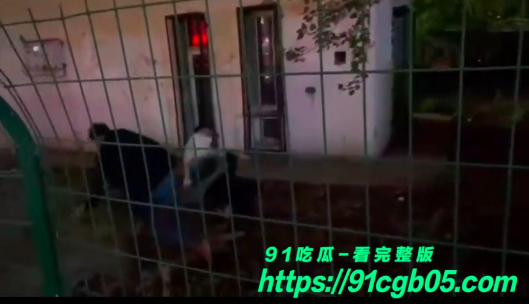 精神小伙半夜相约刀战 打的真猛啊6 精神小伙半夜相约刀战 打的真猛啊6