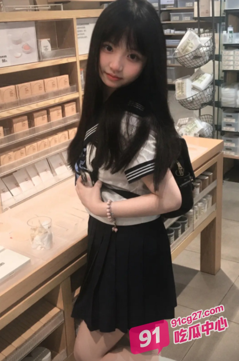 封神级3p现场！00后美女酒店淫乱聚会 超骚视频流出！ 配图3