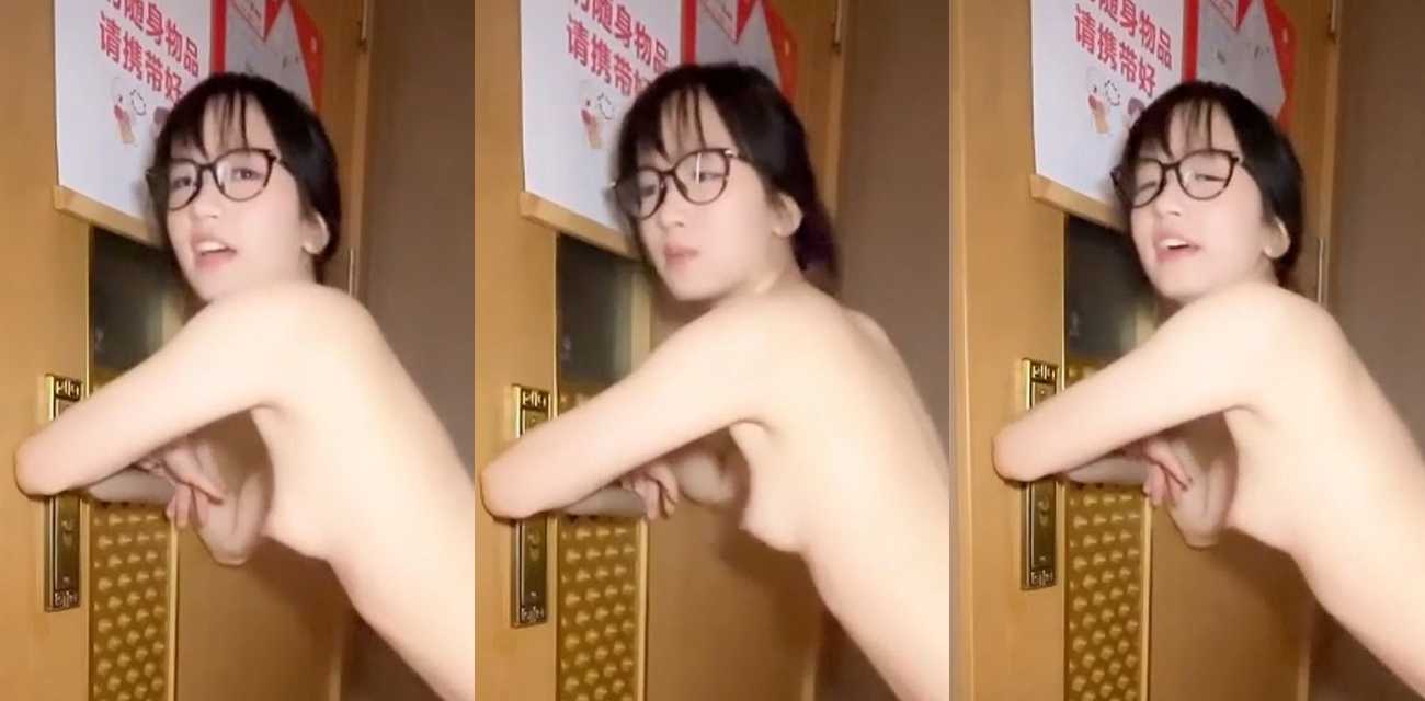 糖心AV女优 UU睡不着 饰演性瘾女顾客 在按摩店吐槽男友不行 最后被男技师征服