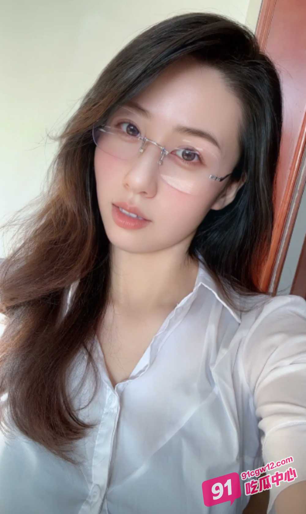玩弄少妇邻居全记录~老公在家睡觉跑出来被我操 然后夹着精液回家