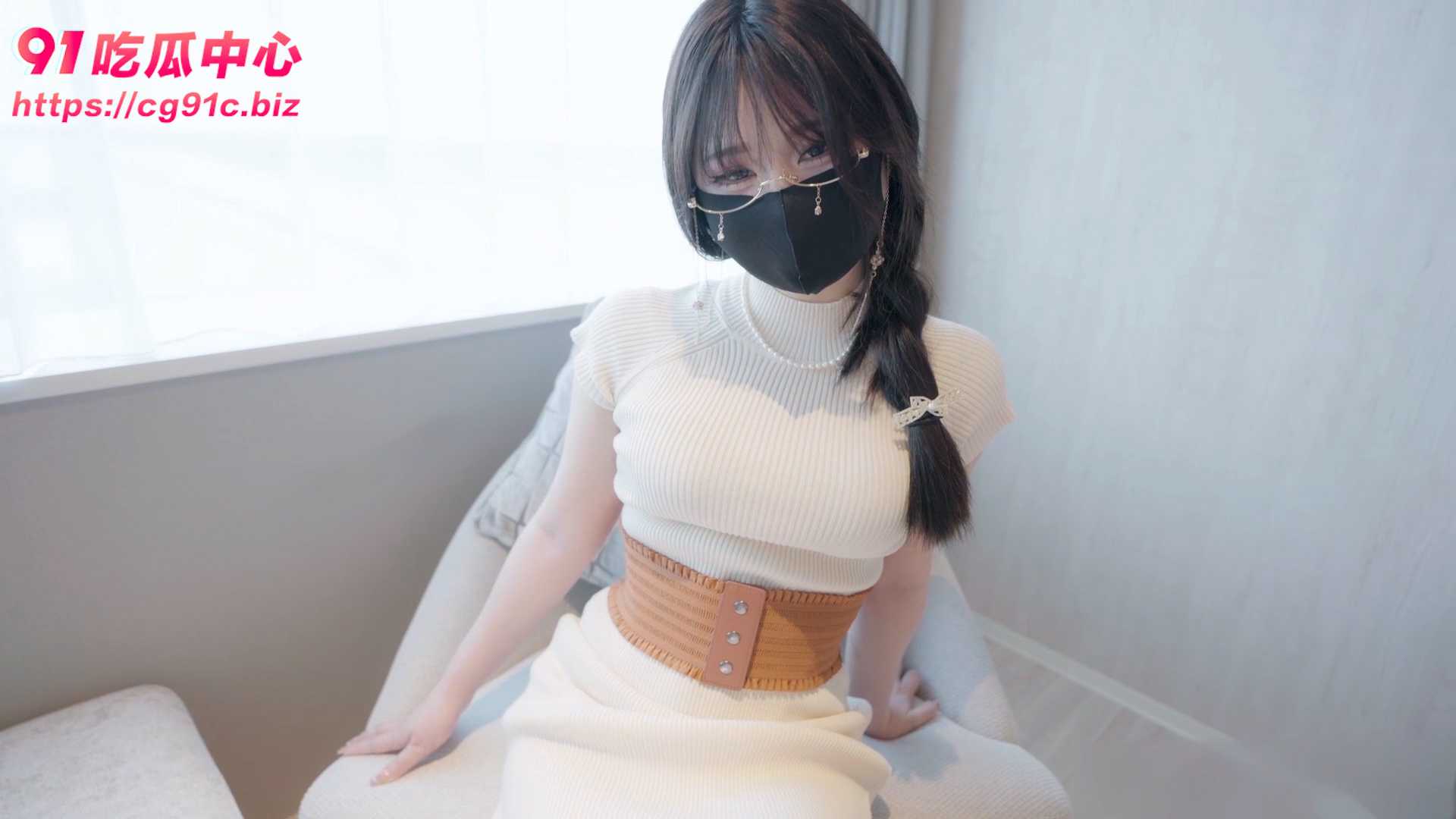 台北娜娜最新力作牛奶妈妈~反差少妇高跟足交 亲儿子也受不了呀!