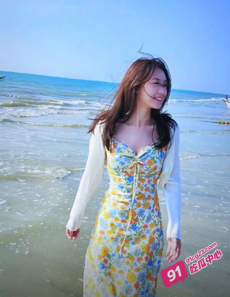 海角社区 兄妹乱伦之破处亲妹妹 妹妹边喊疼边说不要停 对白超淫荡 配图3