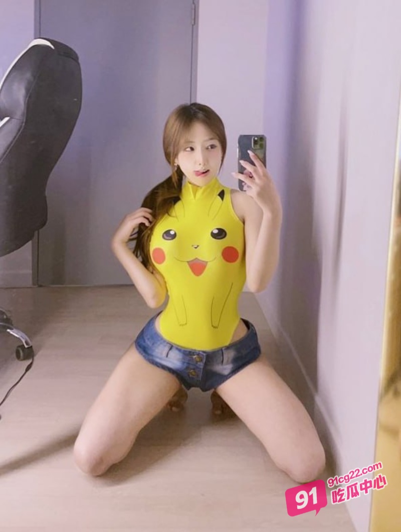 吃播网红楚楚chuchu转行做黄播 高价私拍露脸浴缸play！ 配图7