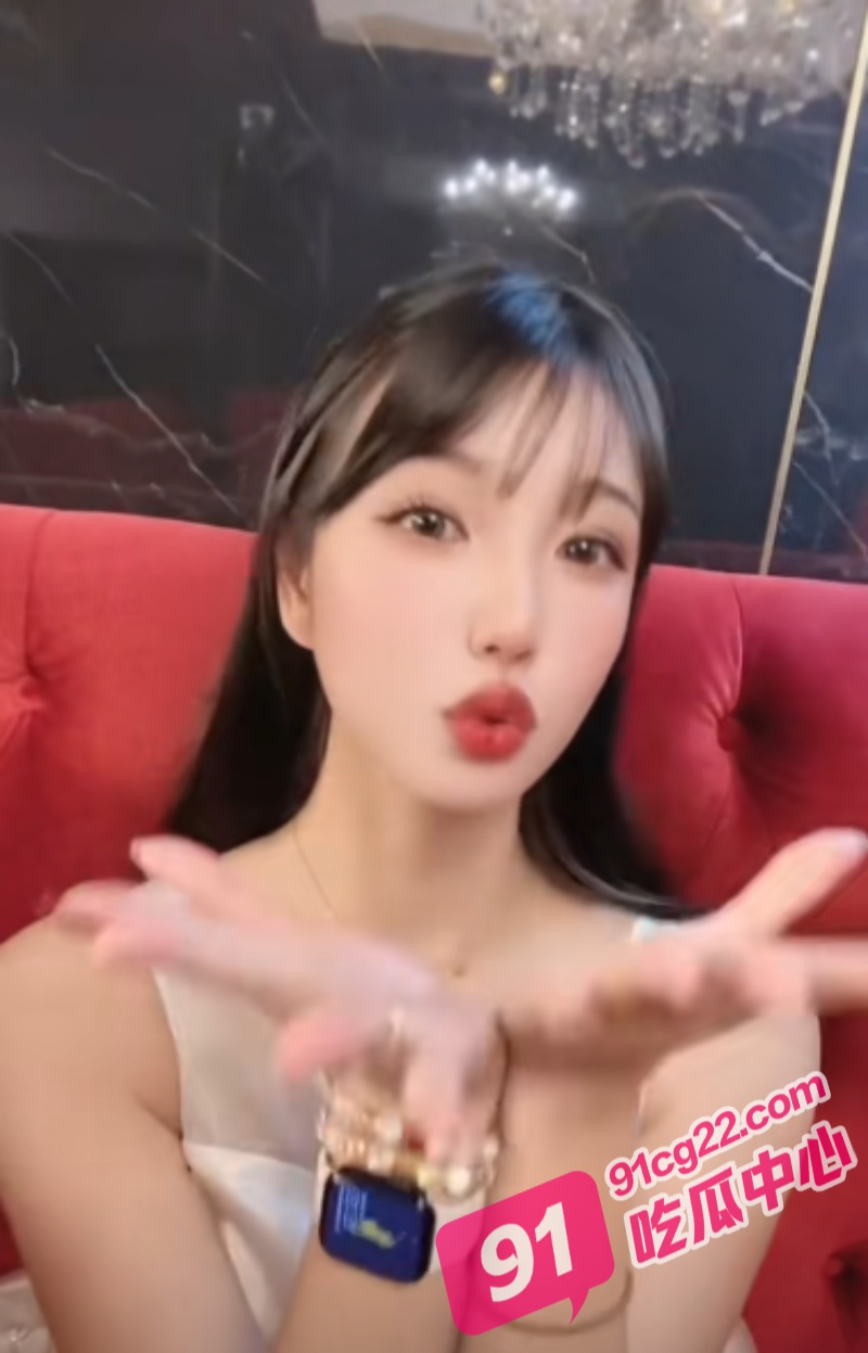 兔子先生搭讪长腿妹子 竟在便利店直接开操 没想到还是兄弟俩一起上的！