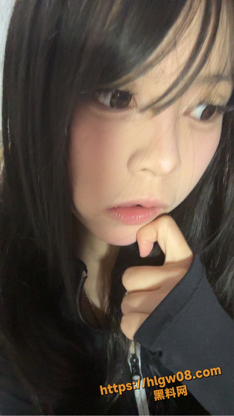 从舞蹈学校走出的极品女高中生 校园里仅是班花的她 私下竟是放荡不羁的小骚狗！