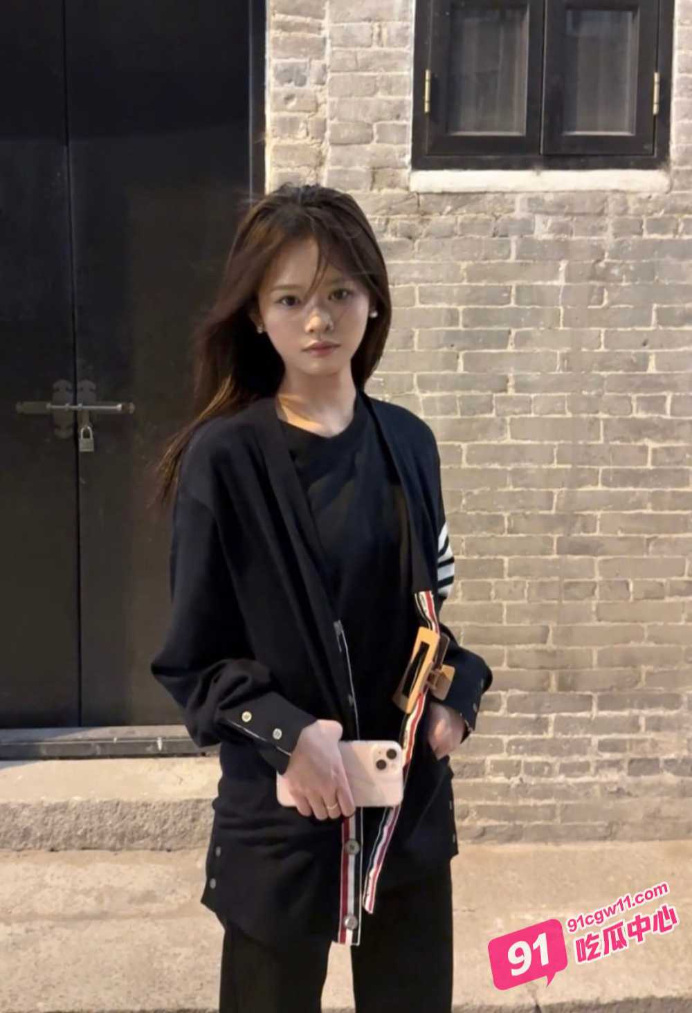 杭州师范大学袁昕洁 被网调成淫骚母狗 居家自慰白浆四溢！ 配图3