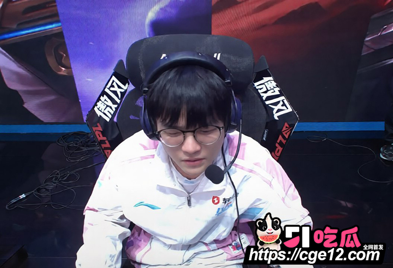 BLG对战LGD LBG战胜BLG 3 拷贝