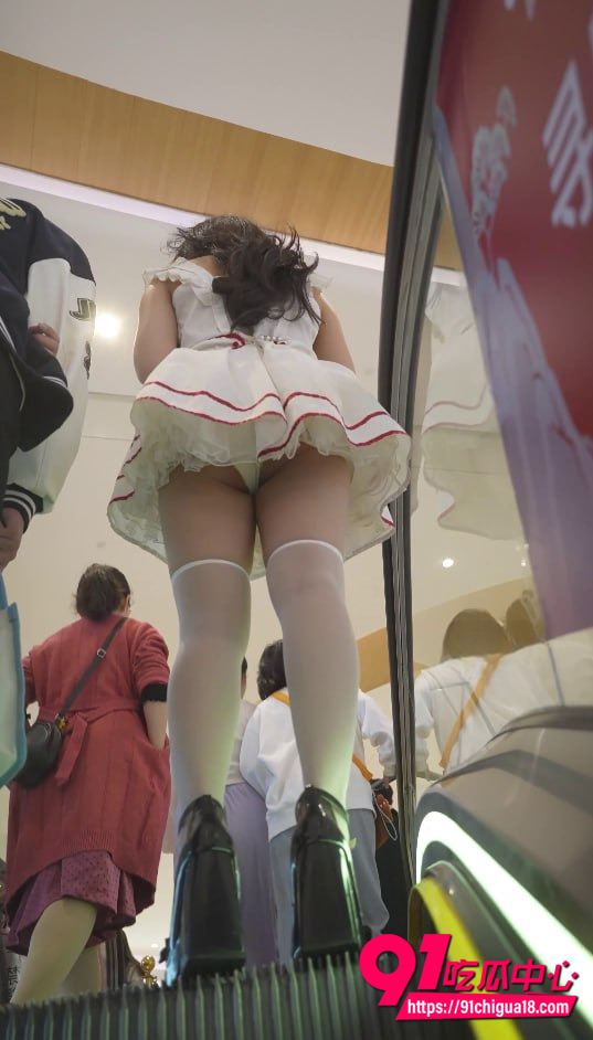 大神商场跟踪抄底制服美女5