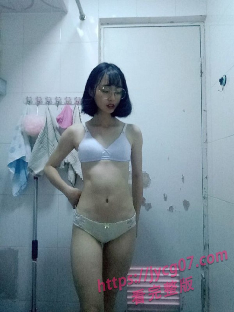 南阳市学生妹陈晓娟私密自拍流出！反差感拉满 情绪表现太上头 配图7