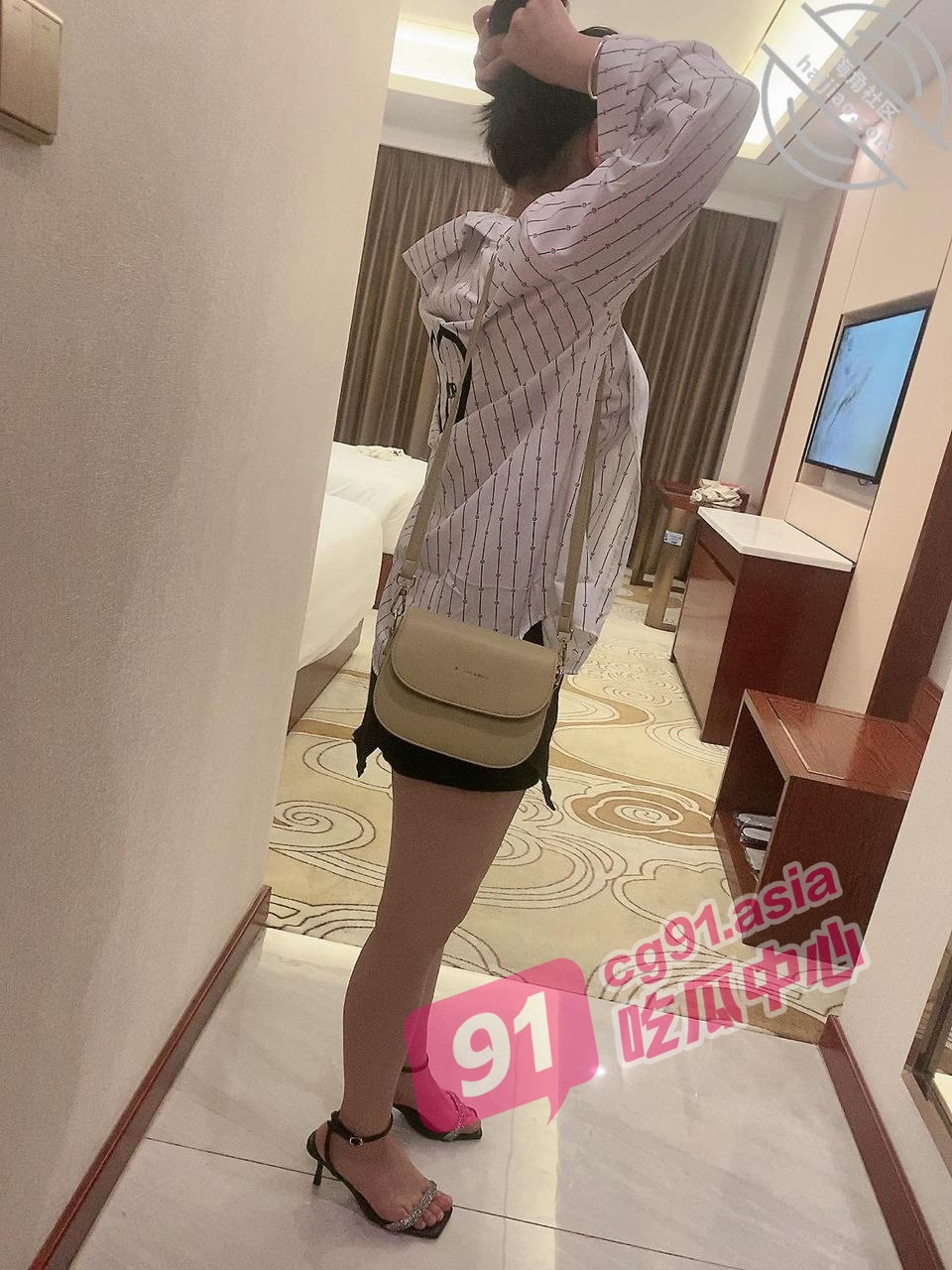 乱伦推荐～见缝插针的约炮嫂子  “嫂子 我要给你开苞”