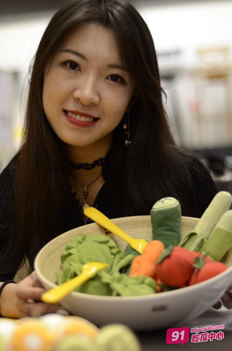 重庆美女徐芯 喜欢玩花活等临幸 被操到满嘴淫语大叫！ 配图3