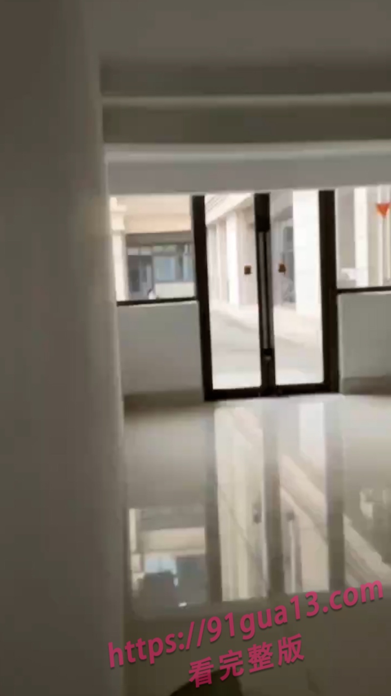 江苏师范大学科文学院教学楼阳台 惊现男女学生露天野战