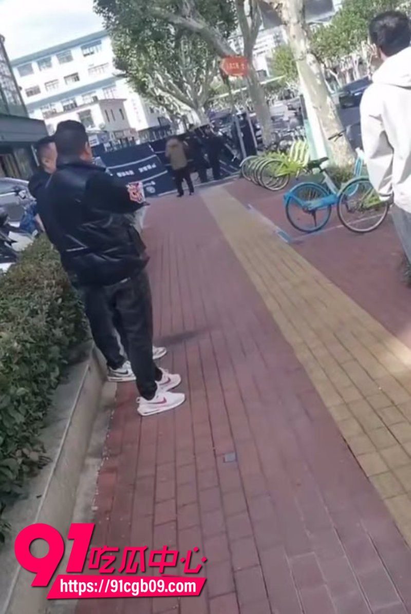 江苏省苏州市快递小哥被打1
